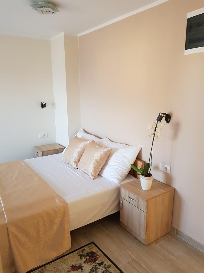 Ferienwohnung Fruskogorska Terasa Novi Sad Exterior foto