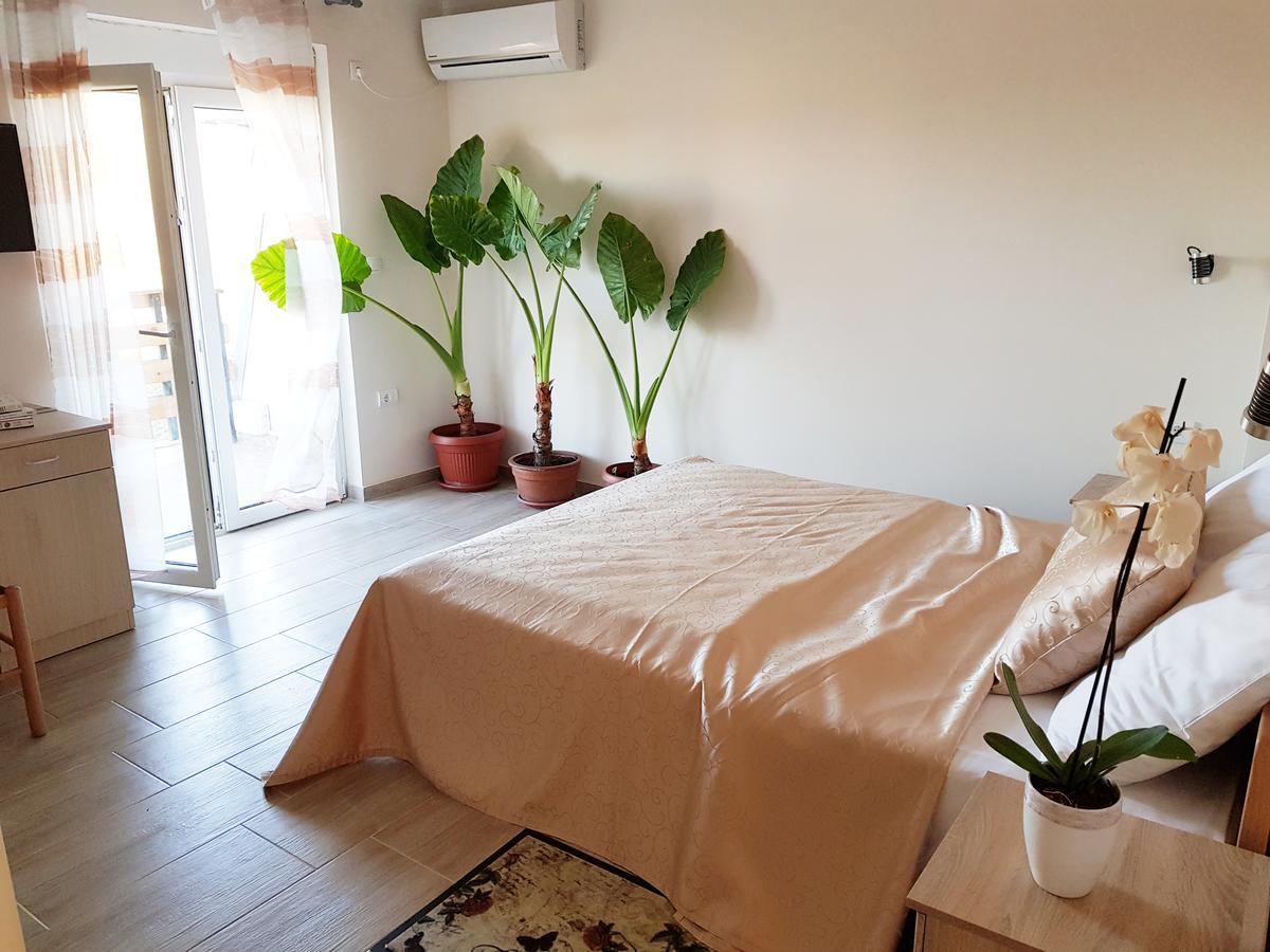Ferienwohnung Fruskogorska Terasa Novi Sad Exterior foto