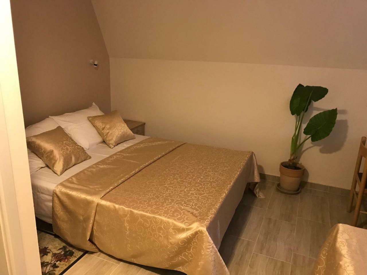 Ferienwohnung Fruskogorska Terasa Novi Sad Exterior foto