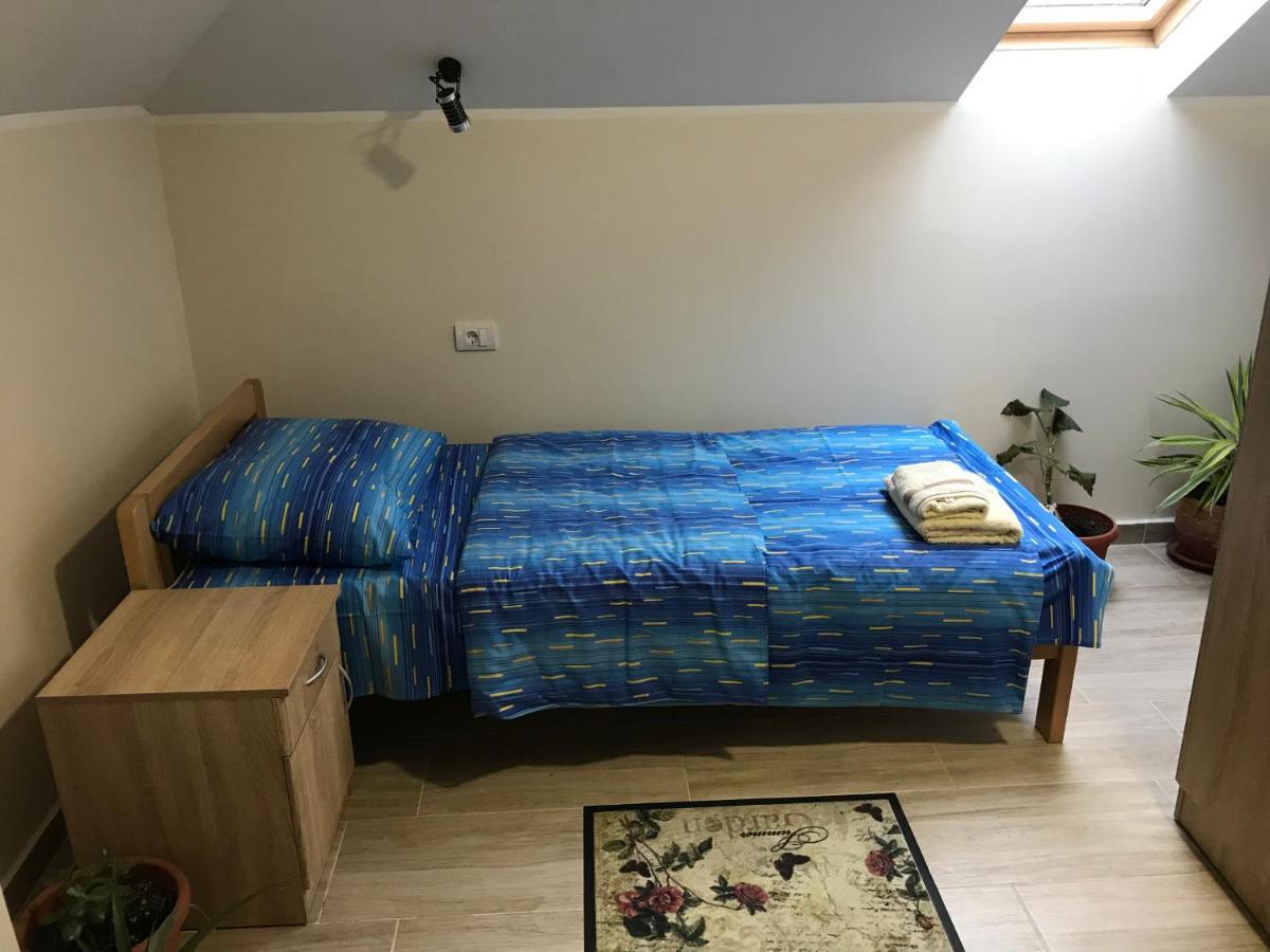 Ferienwohnung Fruskogorska Terasa Novi Sad Exterior foto
